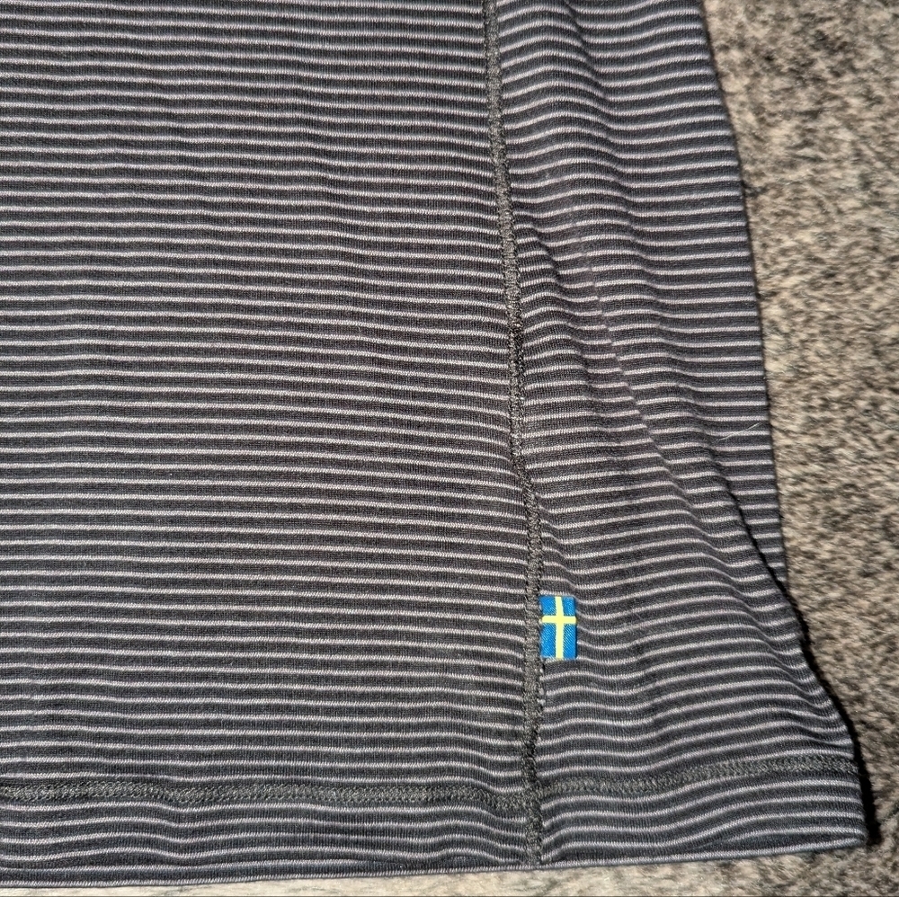 Fjallraven Abisko Cool T-Shirt V Neck Grey Black Stripe Women's Large - Picture 5 of 10
